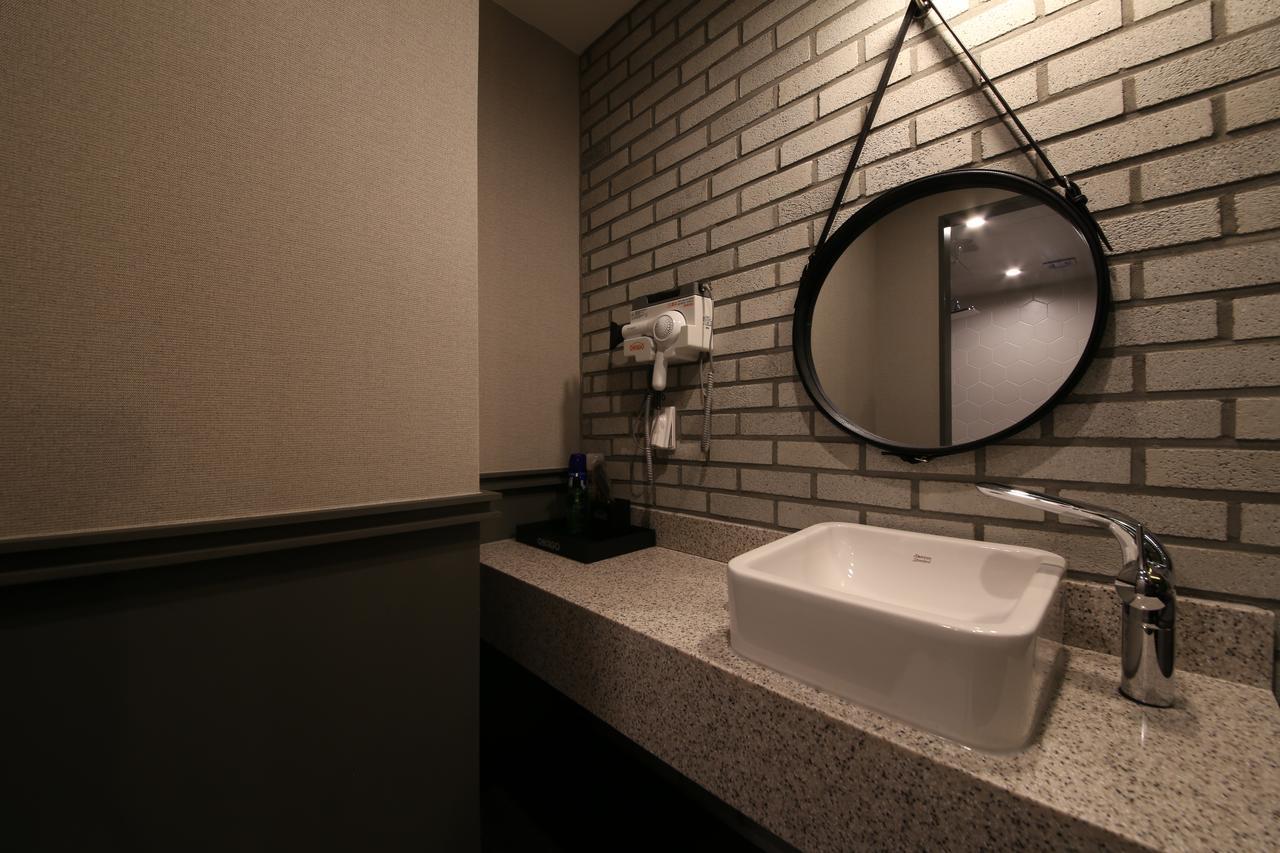 Hotel Chicago Changwon Exterior photo