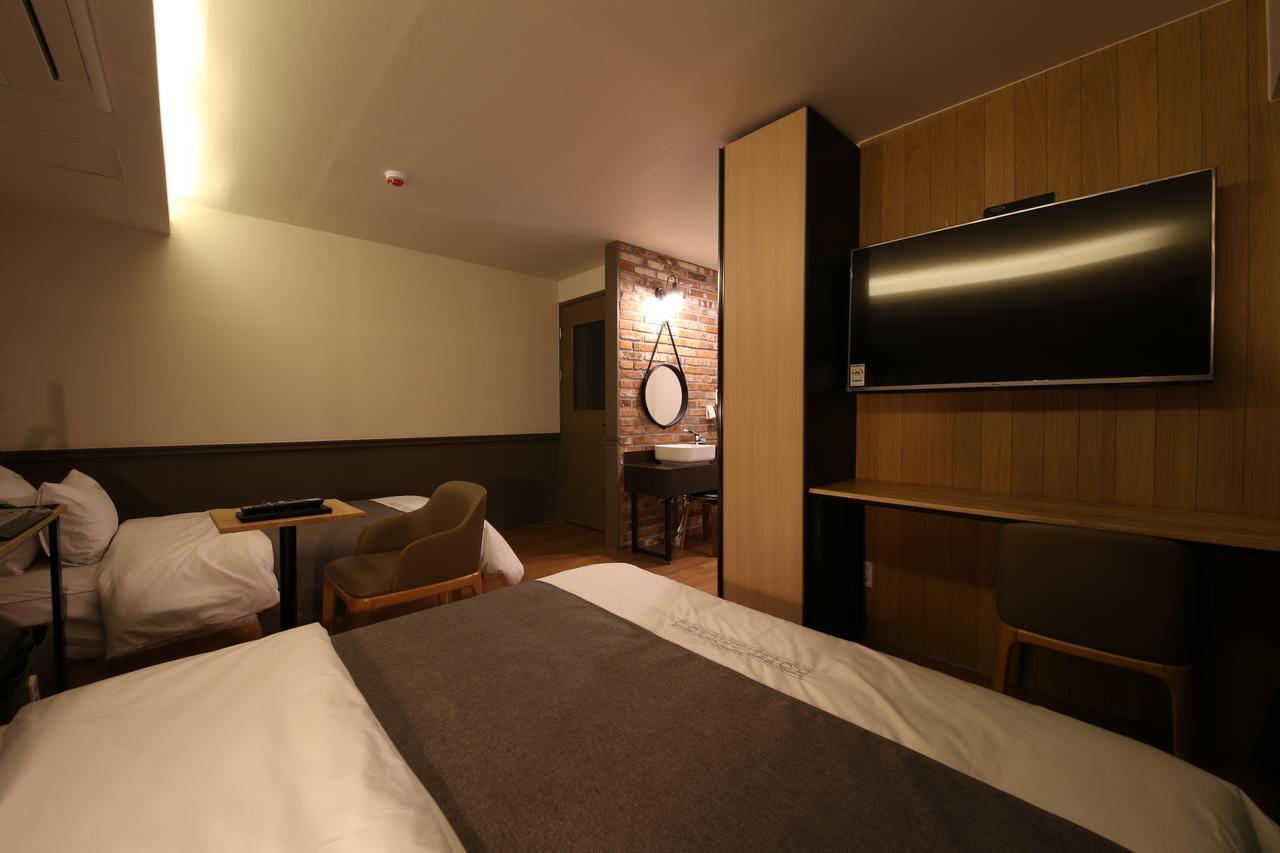 Hotel Chicago Changwon Exterior photo